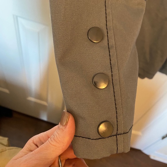 Super cute gray coat (Mo-Ka by Santa Fe Apparel) - Picture 8 of 11